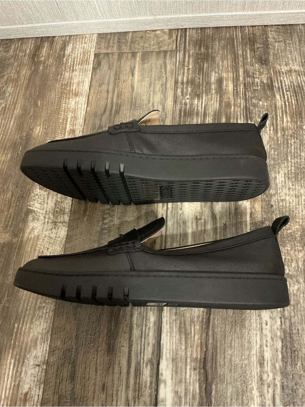 Vionic Black Leather Slip-On Loafer Size 10 - Picture 10 of 16